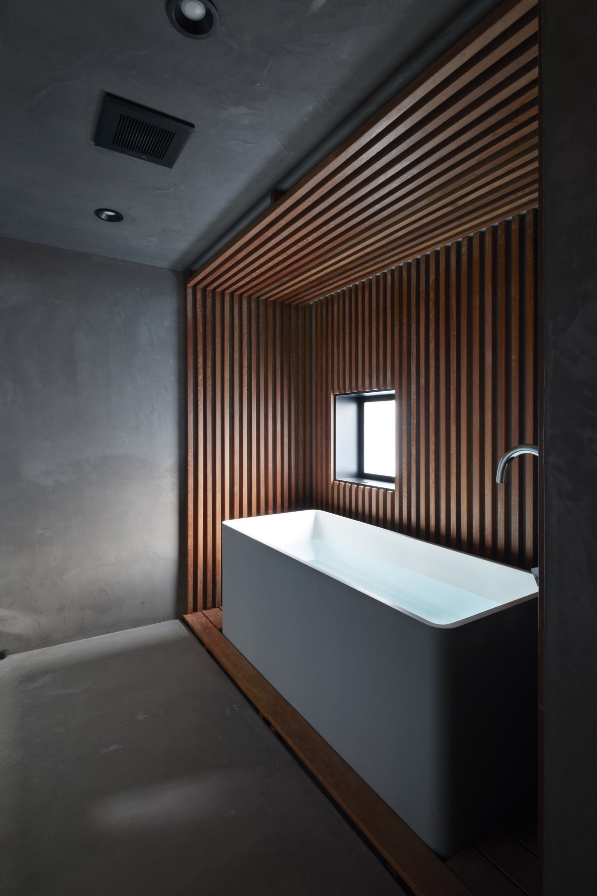 Ванная с рейками