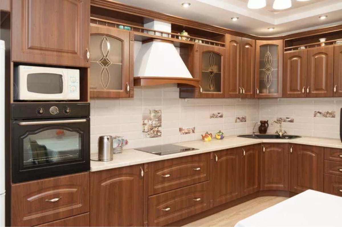 Кухня орехового цвета