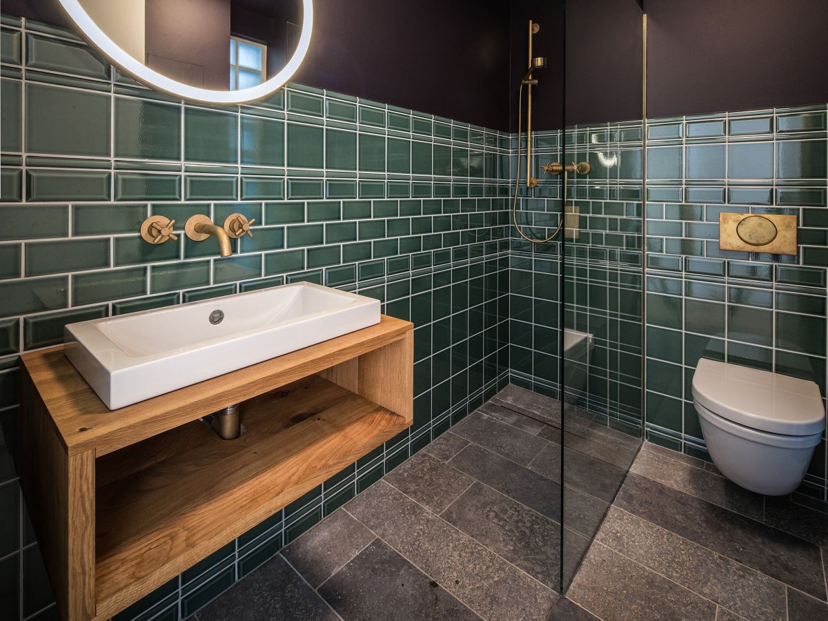 Санузел зеленый кабанчик