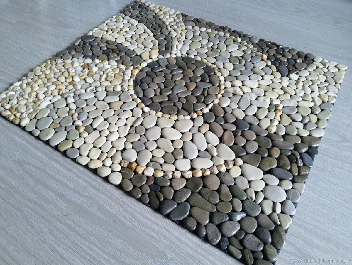 Коврик из гальки для ванной