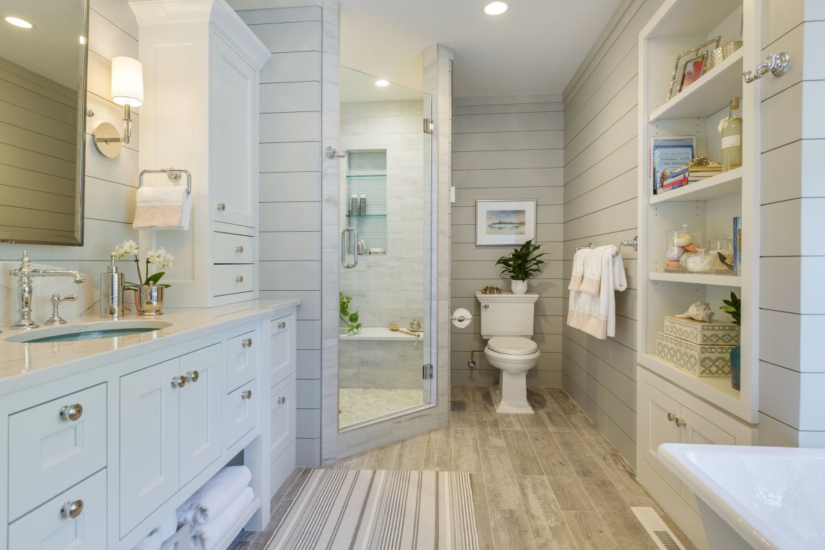 Ванная комната из белой вагонки