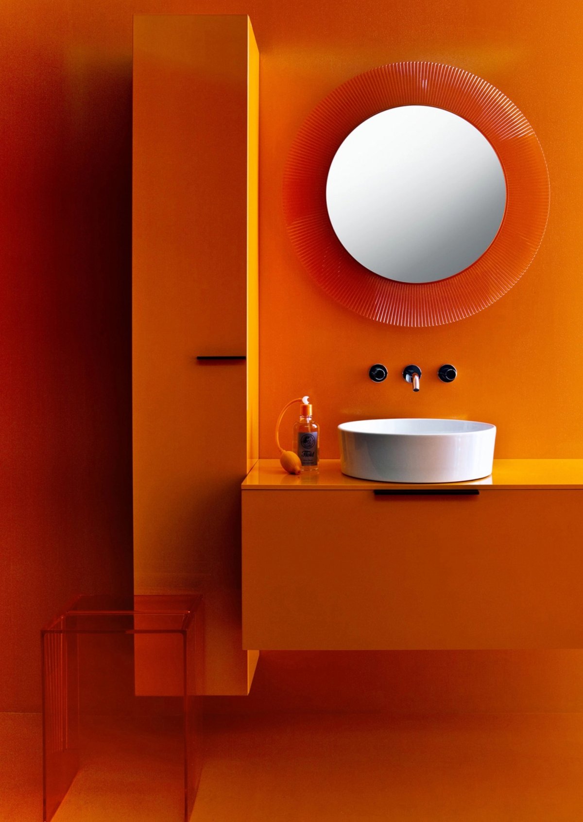 Kartell 3.8633.1.082.000.1 зеркало (780x780мм), цвет оранжевый