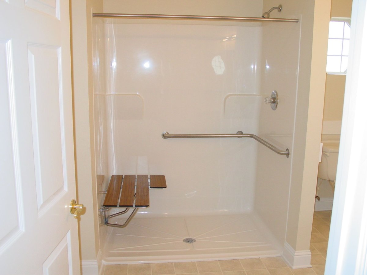 Душевая со скамьей