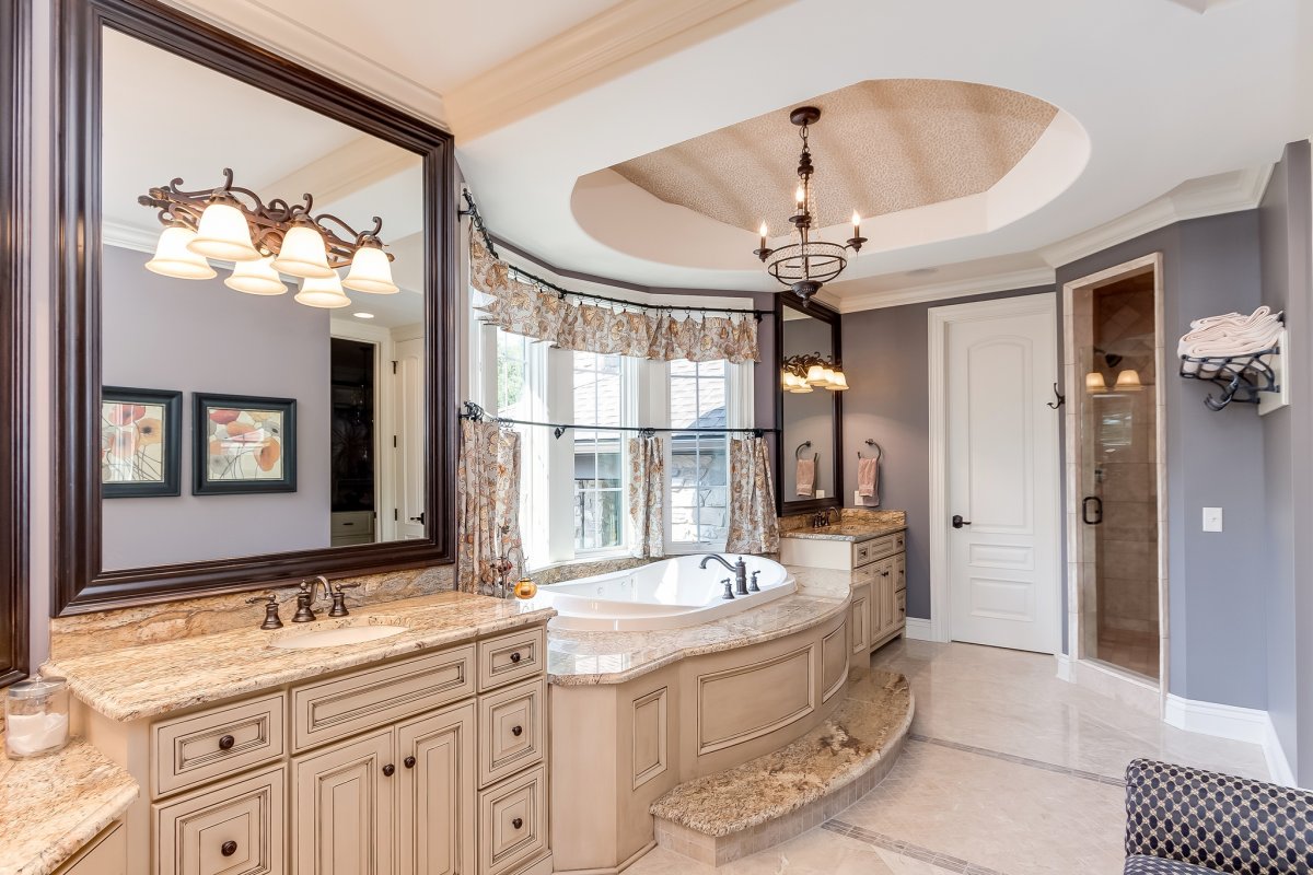 Кухонная мебель в ванной комнате