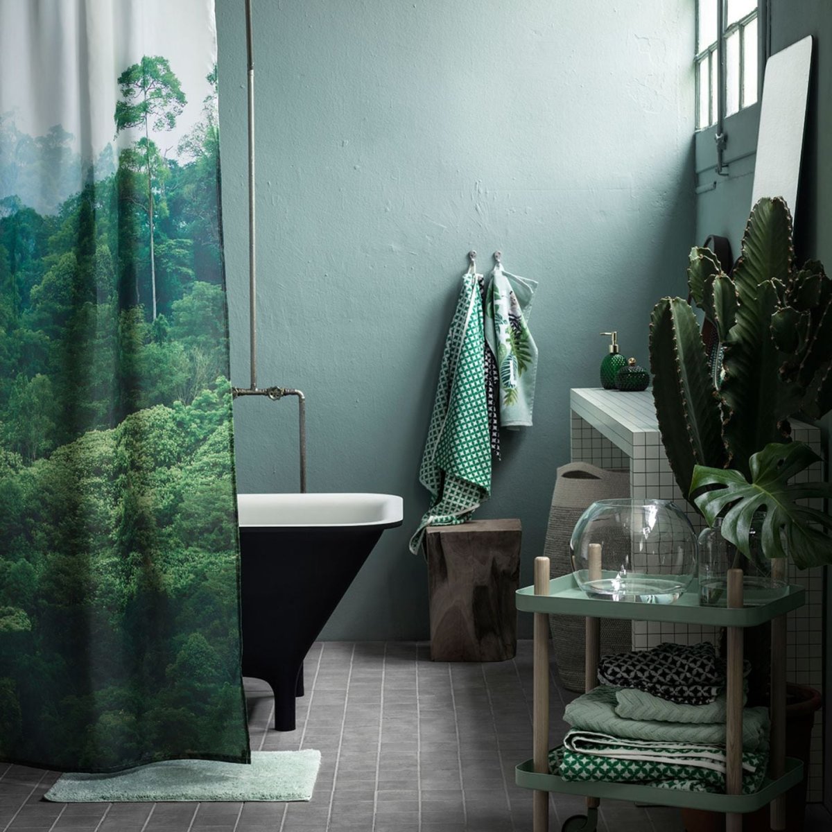 Ванная комната с зелеными акцентами
