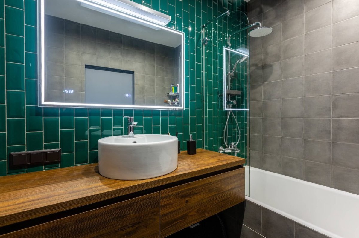 Ванная в изумрудном цвете