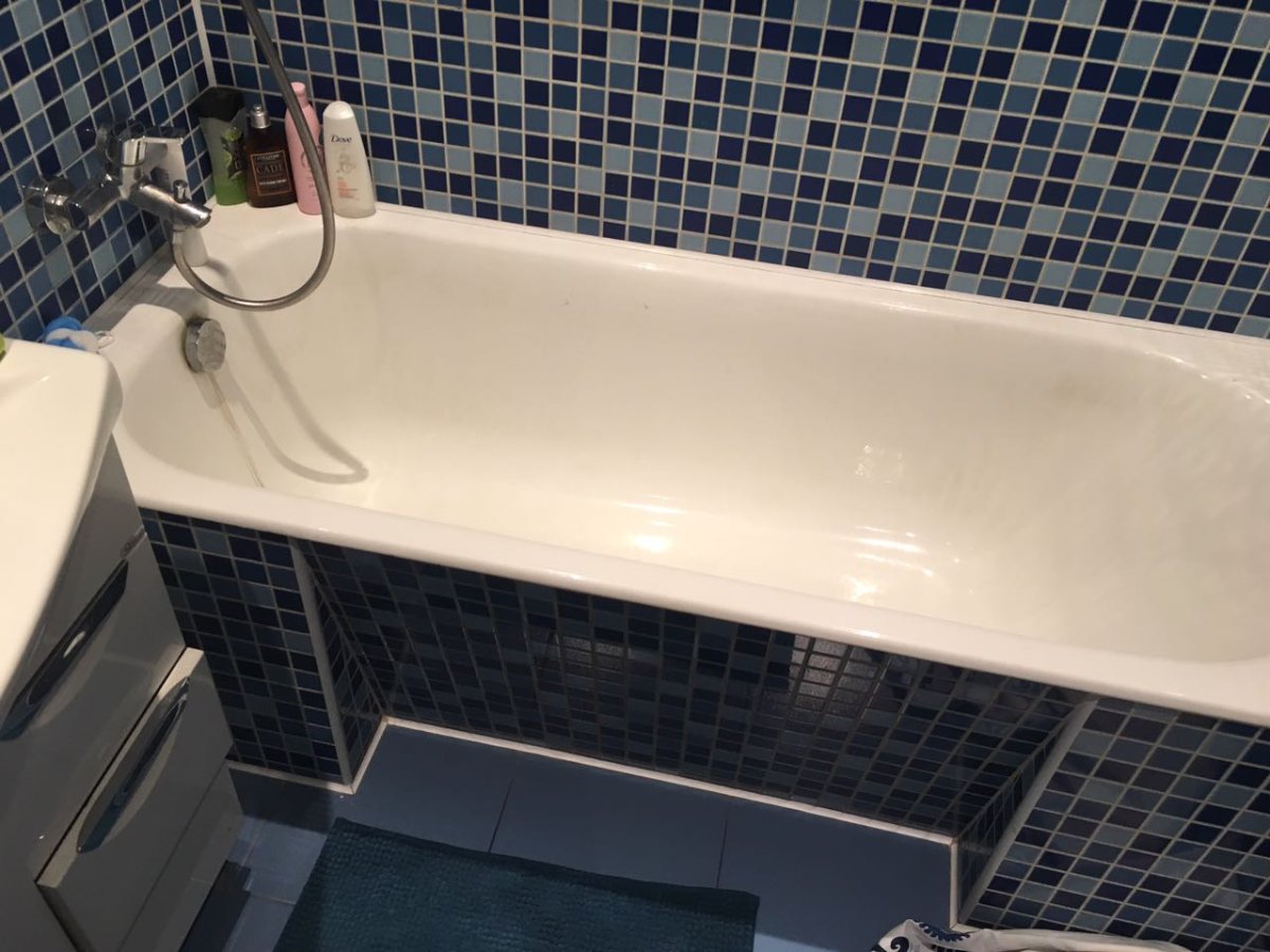 Люк под ванной по центру