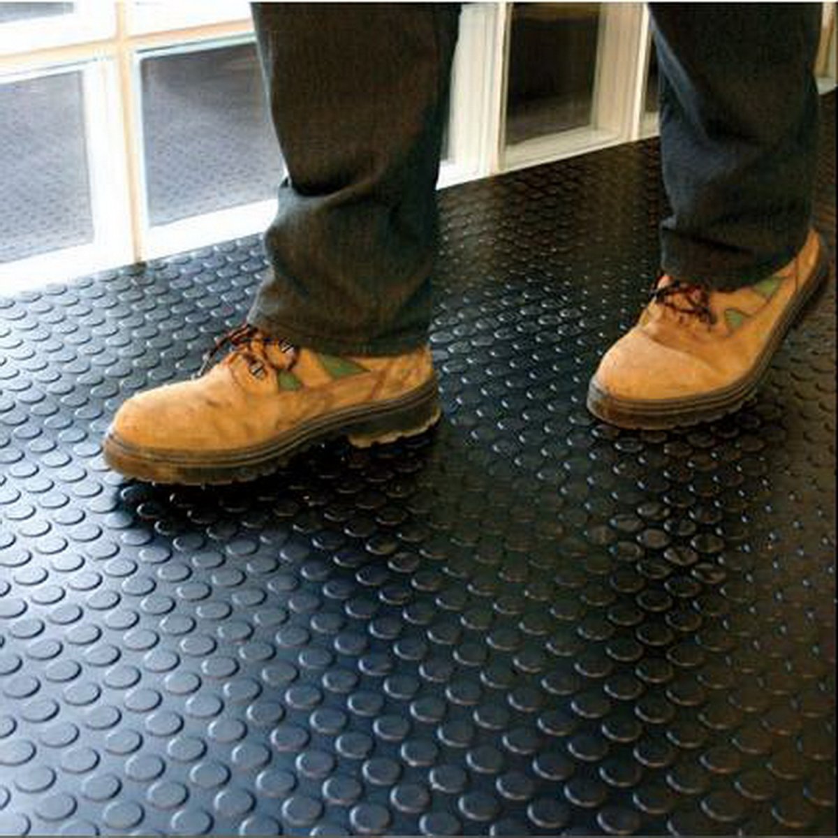 Резиновое напольное покрытие