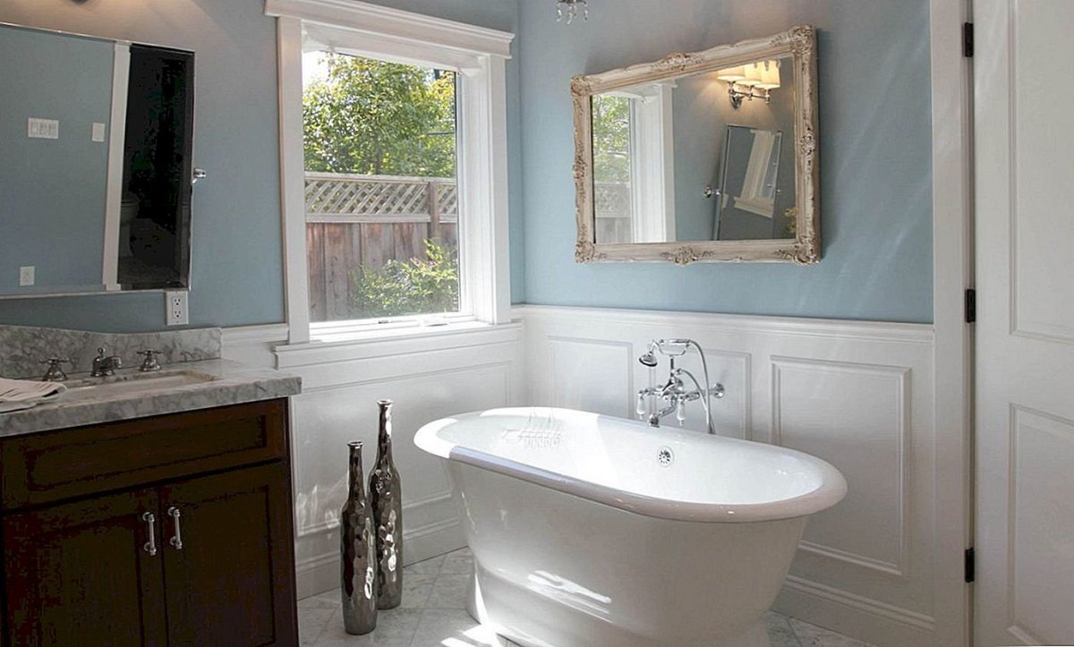 Молдинги в ванной комнате