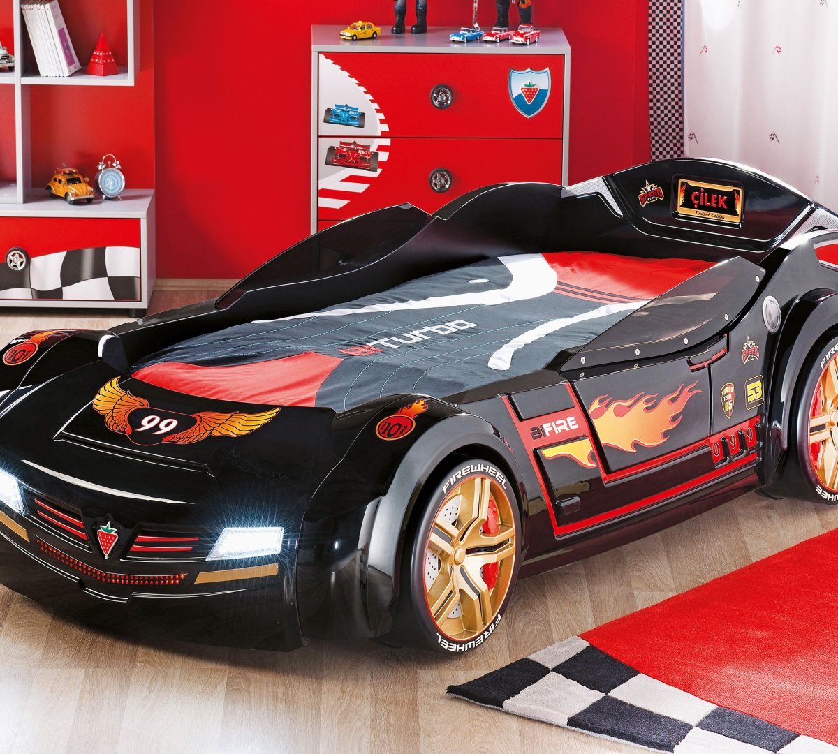 Кровать-машина для мальчика