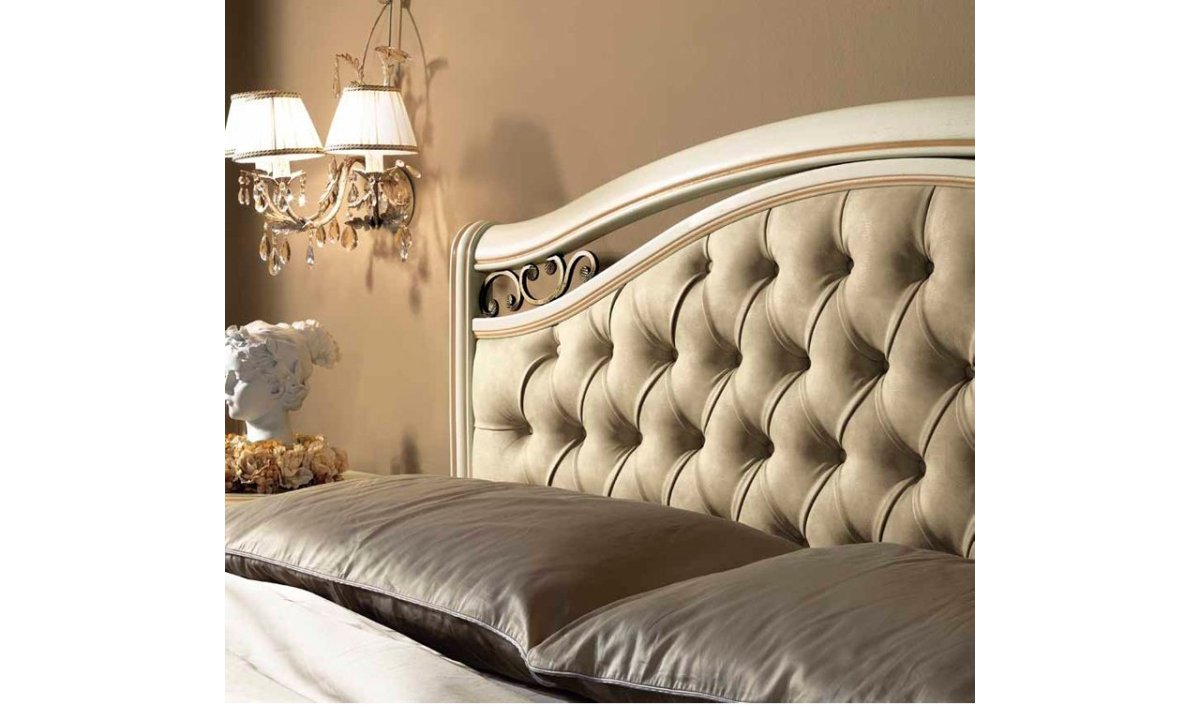 Кровать в спальню