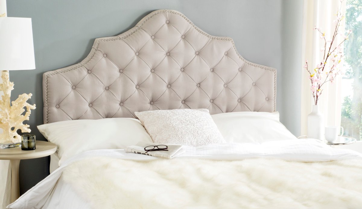 Кровать со стеганной спинкой