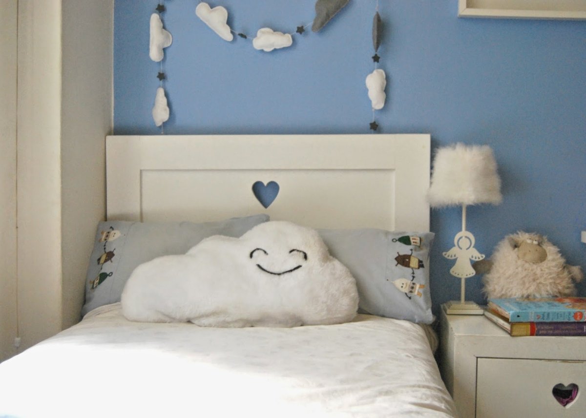 Кровать в виде облака