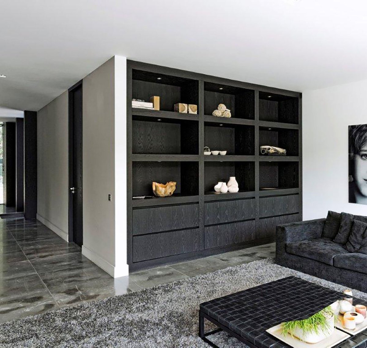 Черные шкафы в гостиную