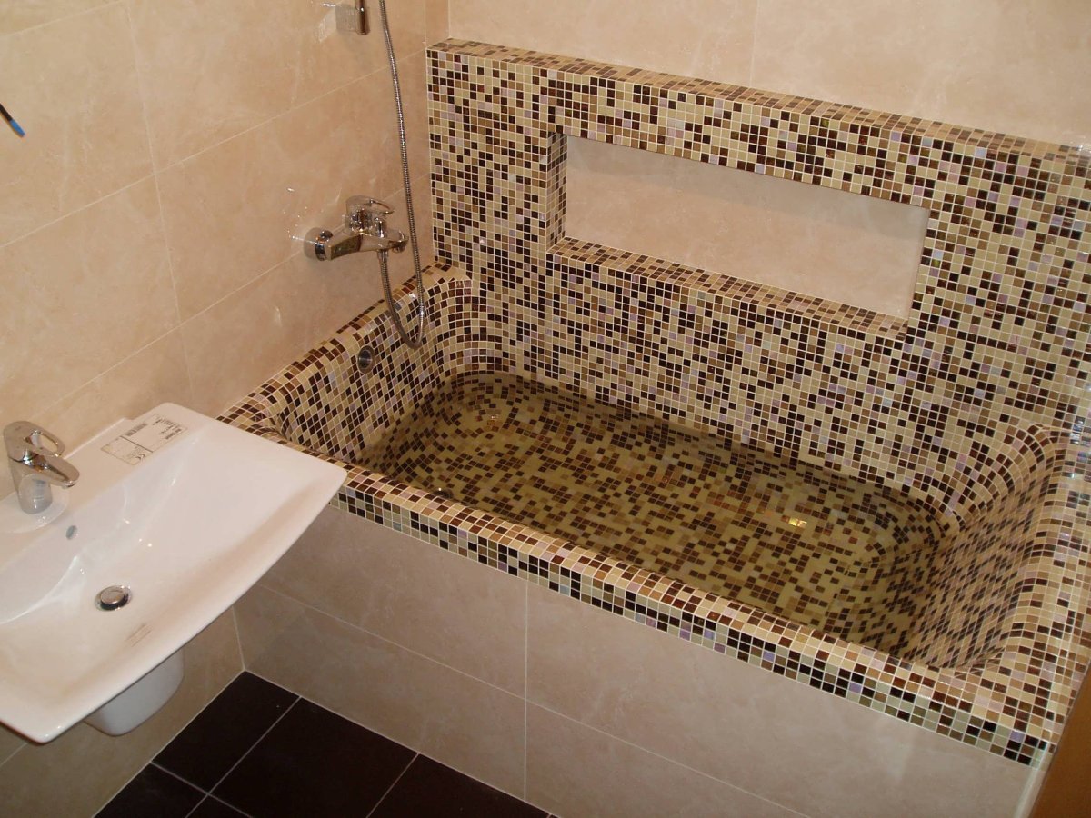 Мозаика на чугунную ванну