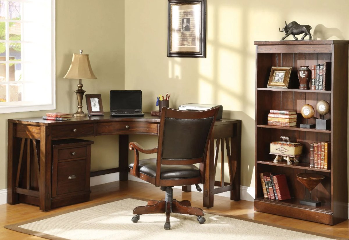 Письменный стол для домашнего кабинета