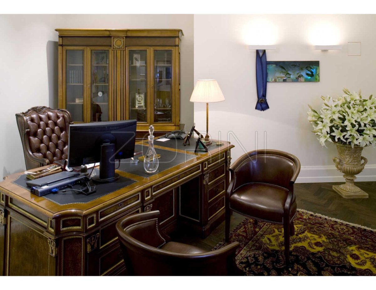 Кабинет в стиле современная классика глянец