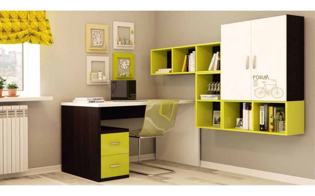 Стол для детской комнаты