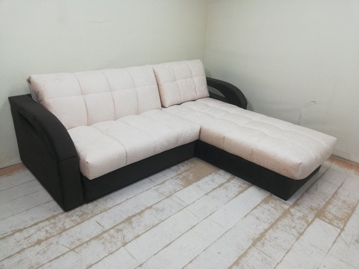 Диван Челси угловой с оттоманкой