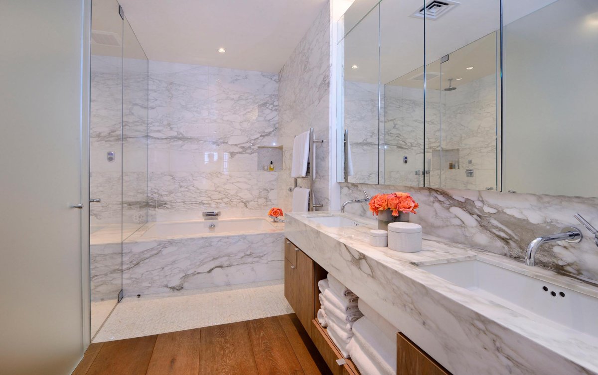 Ванна мрамор КАЛАКАТА И дерево