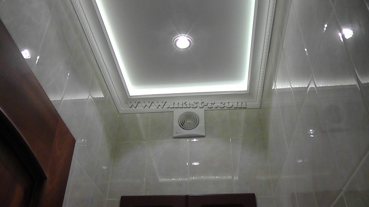 Потолок из гипсокартона в туалете