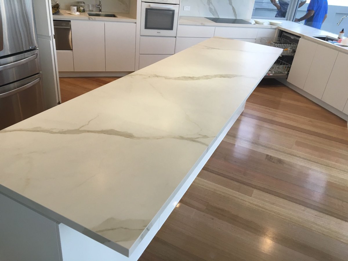 Статуарио Венато столешница ЛДСП