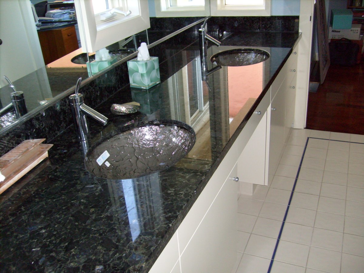 Эмеральд Перл гранит