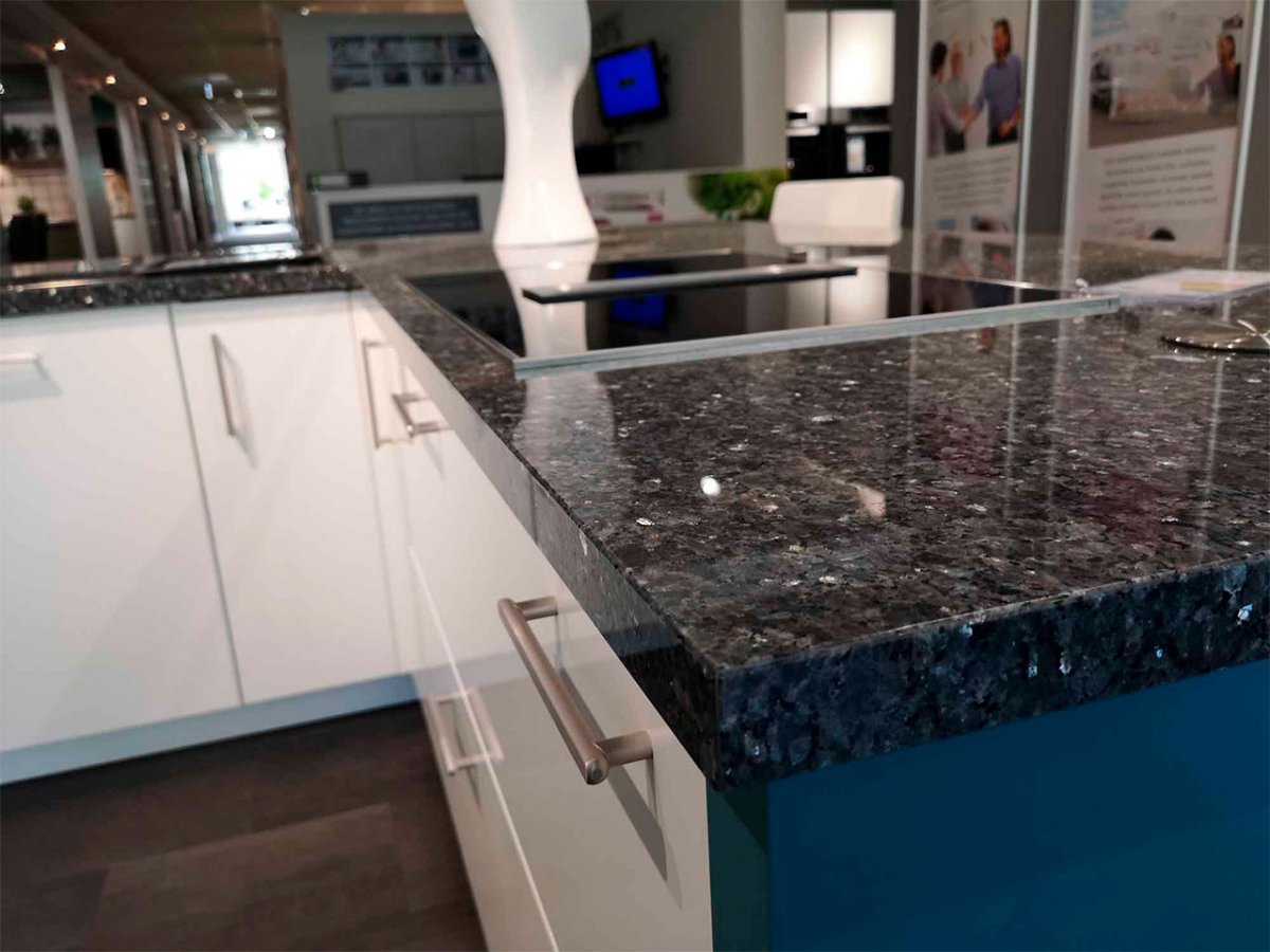 Лабрадорит Blue Pearl