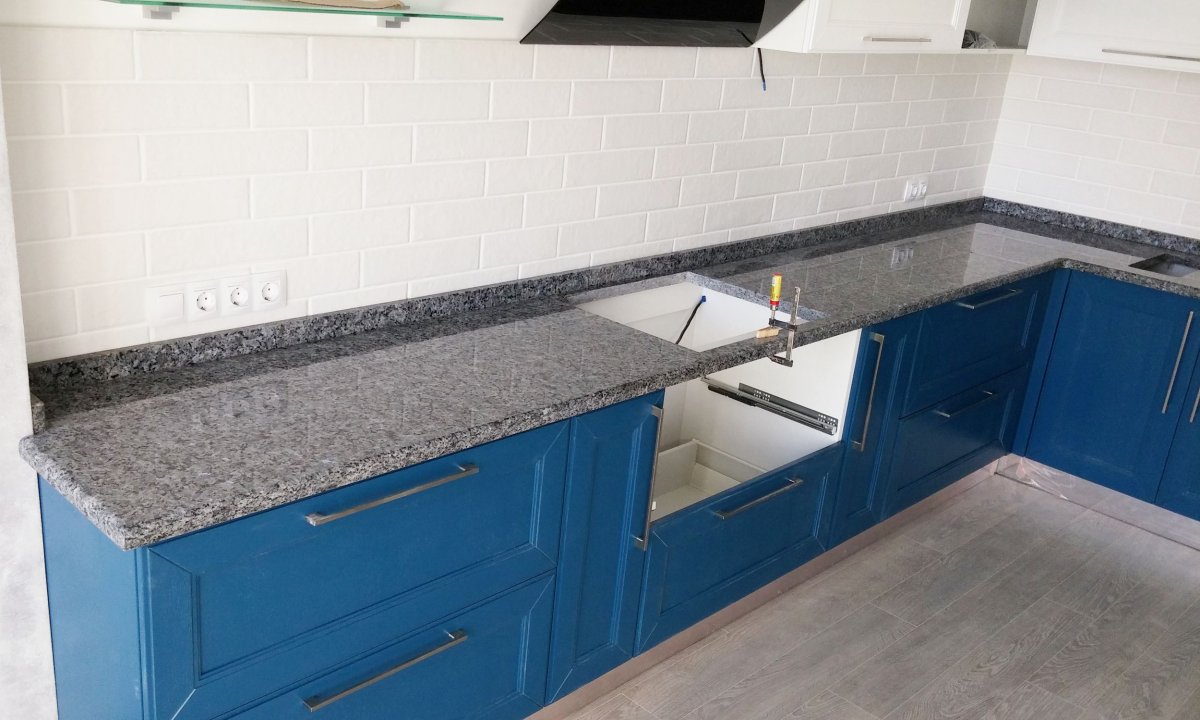 Гранит Labrador Blue Pearl