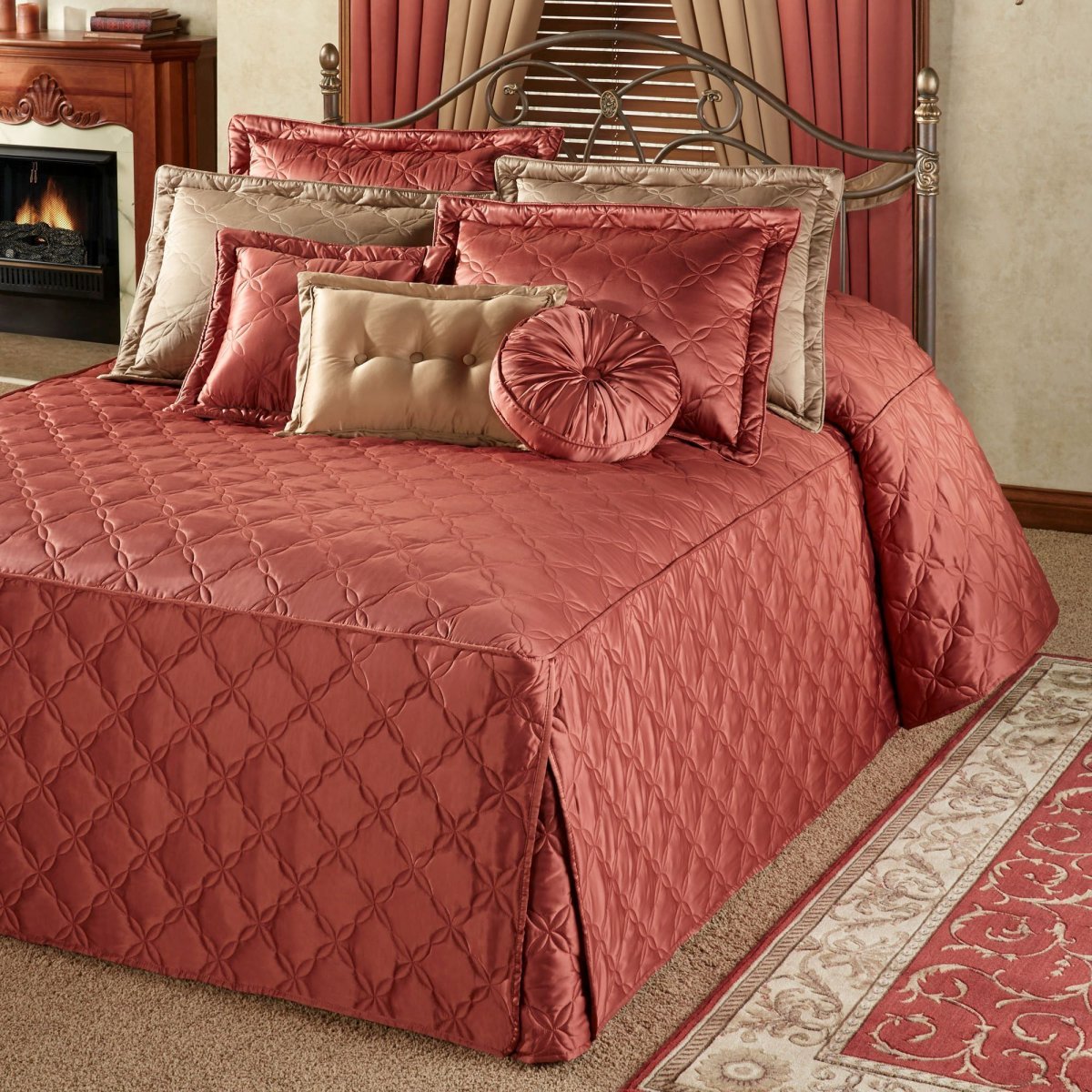 Покрывало из портьерной ткани