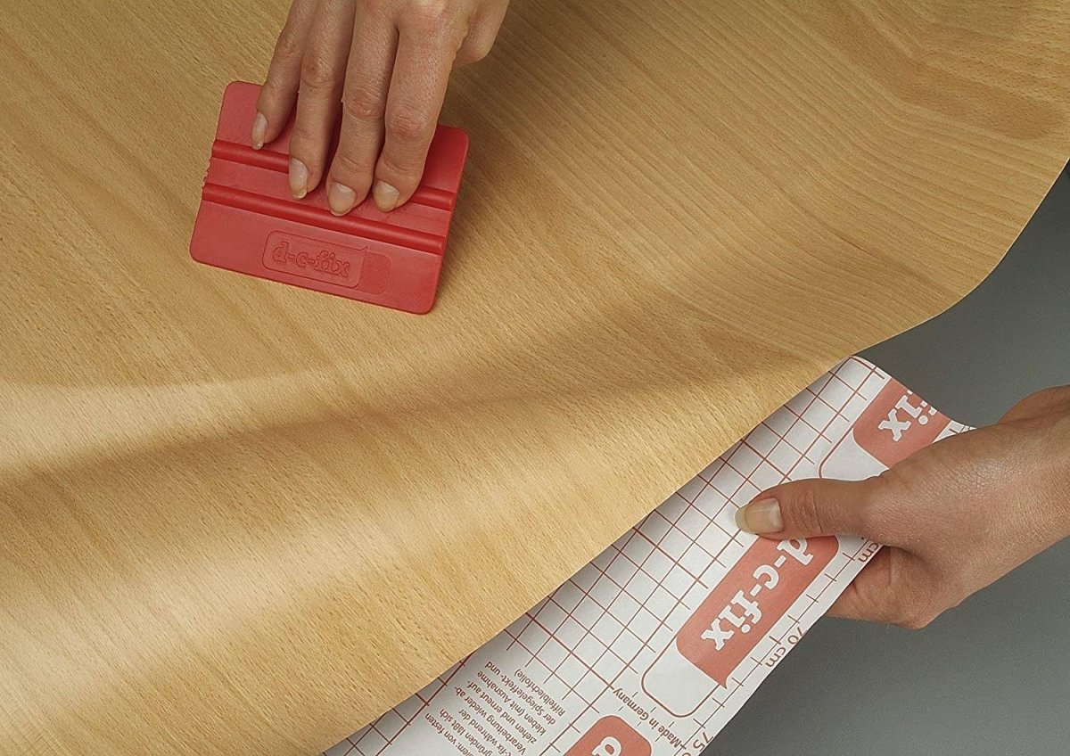 Оклеивание самоклеющейся пленкой