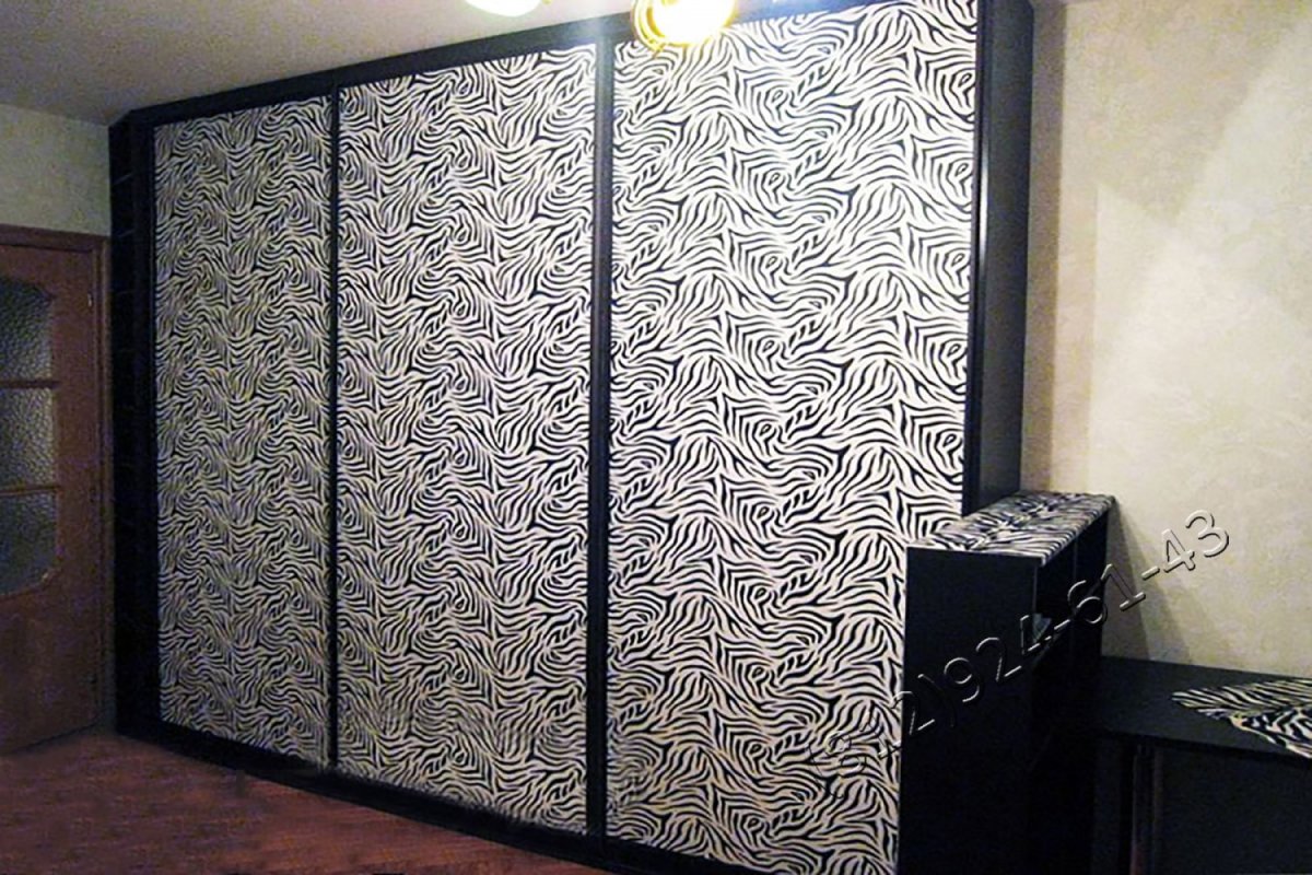 Шкаф самоклеющейся пленкой