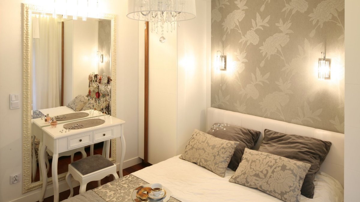 Спальня 12 м2 с туалетным столиком