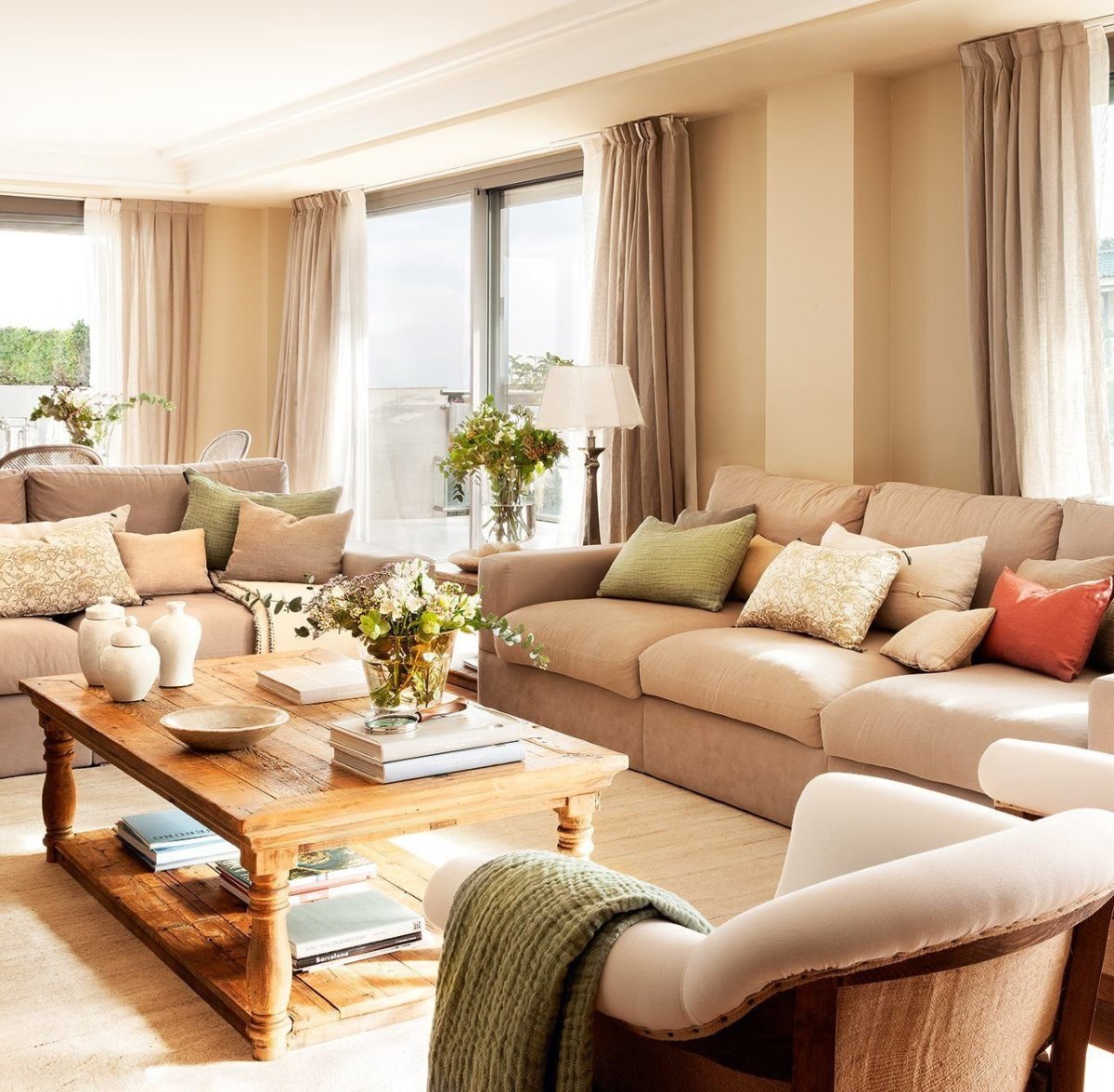 Бежевый интерьер