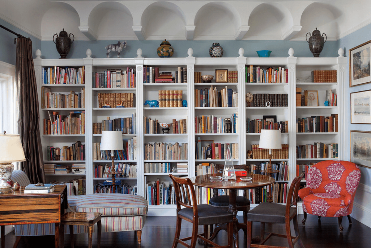 Книжные полки в интерьере