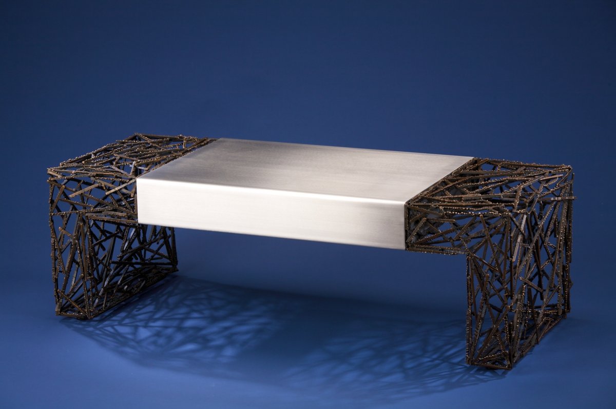 Креативные столы из металла