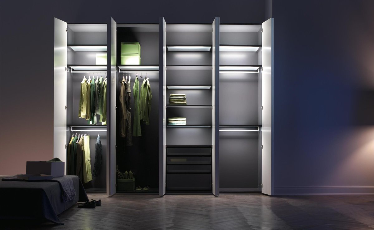 Шкаф купе с подсветкой