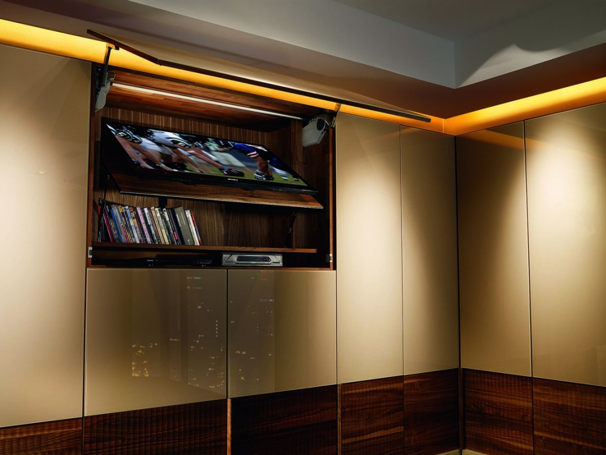 Подсветка шкафа