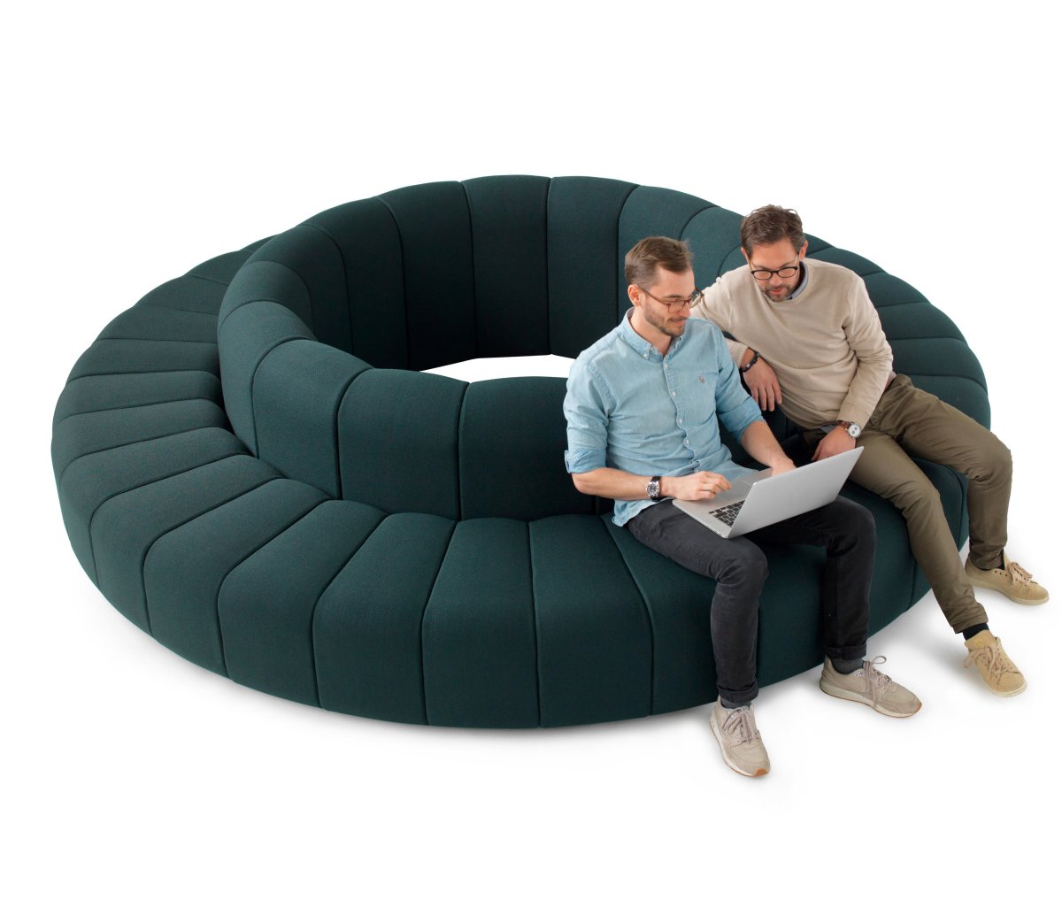 Круглые диваны для фойе