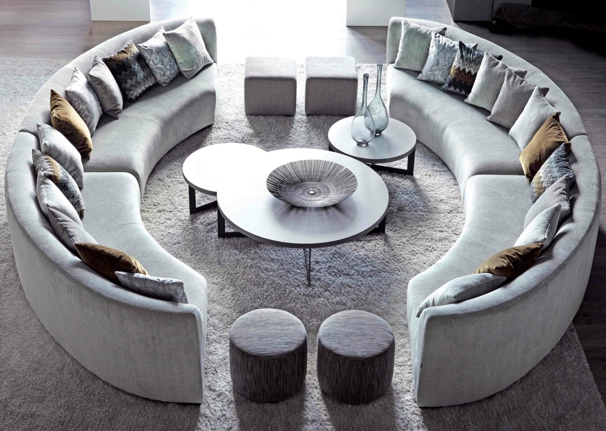 Круглый диван в гостиную