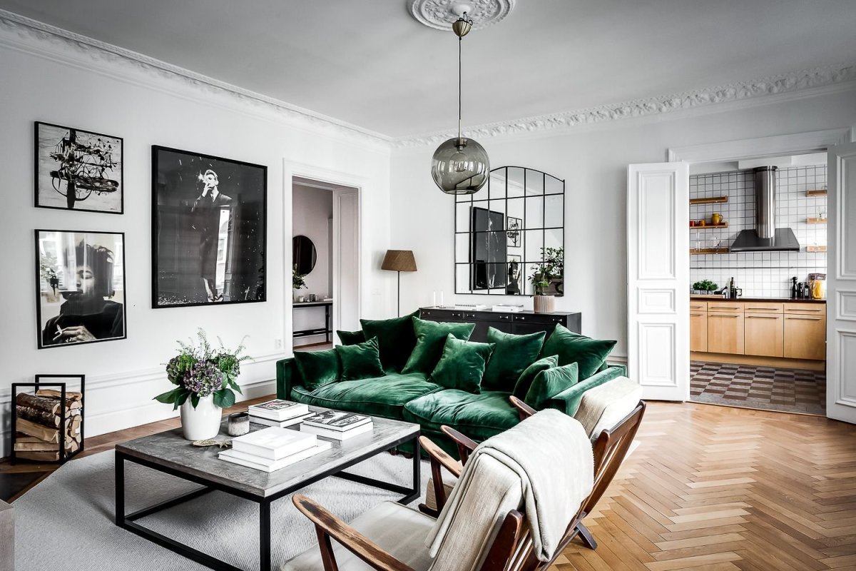 Зеленый диван в интерьере скуанди