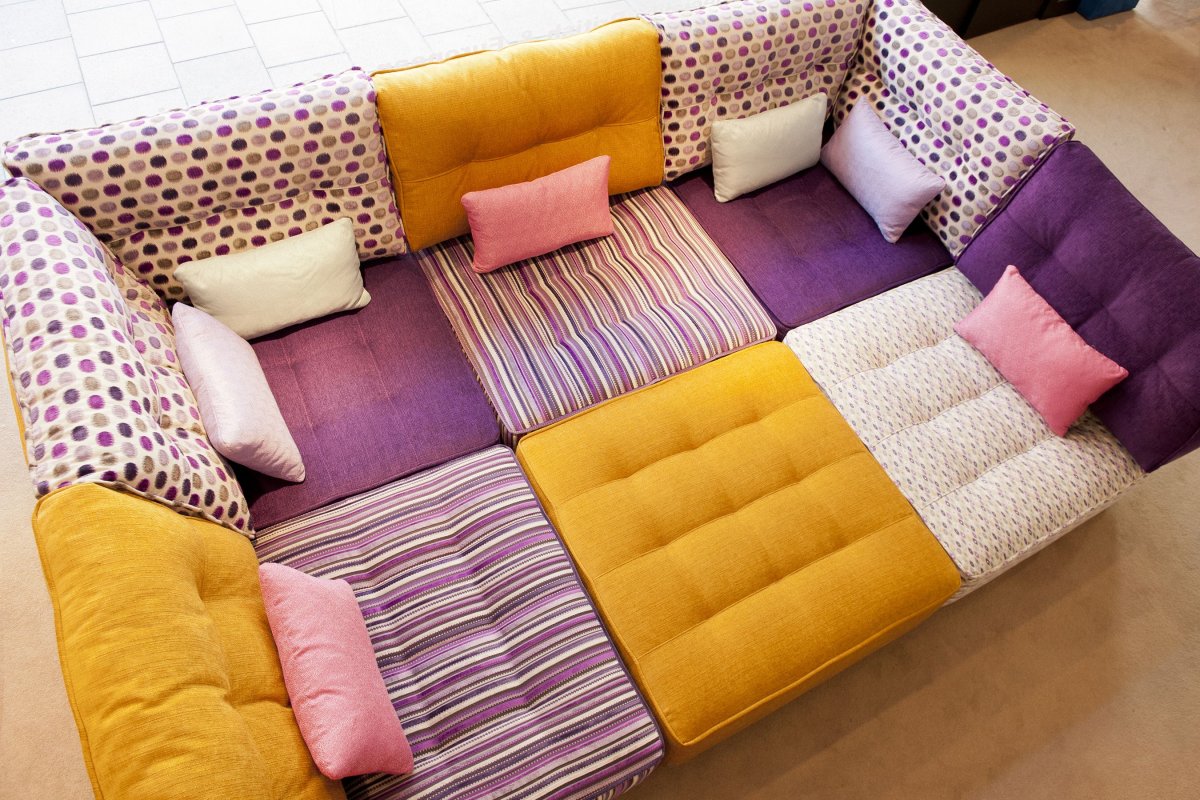 Подушки на пол вместо дивана