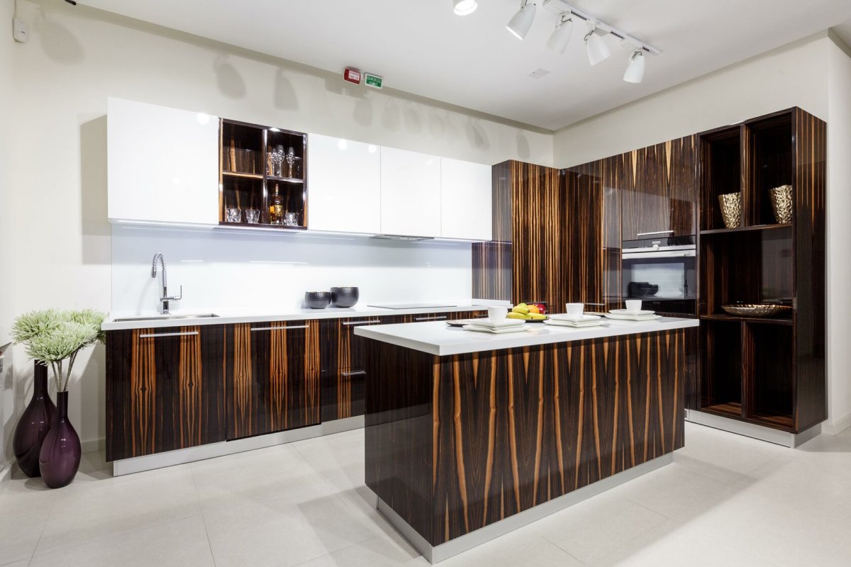 Столешница орех Макассар