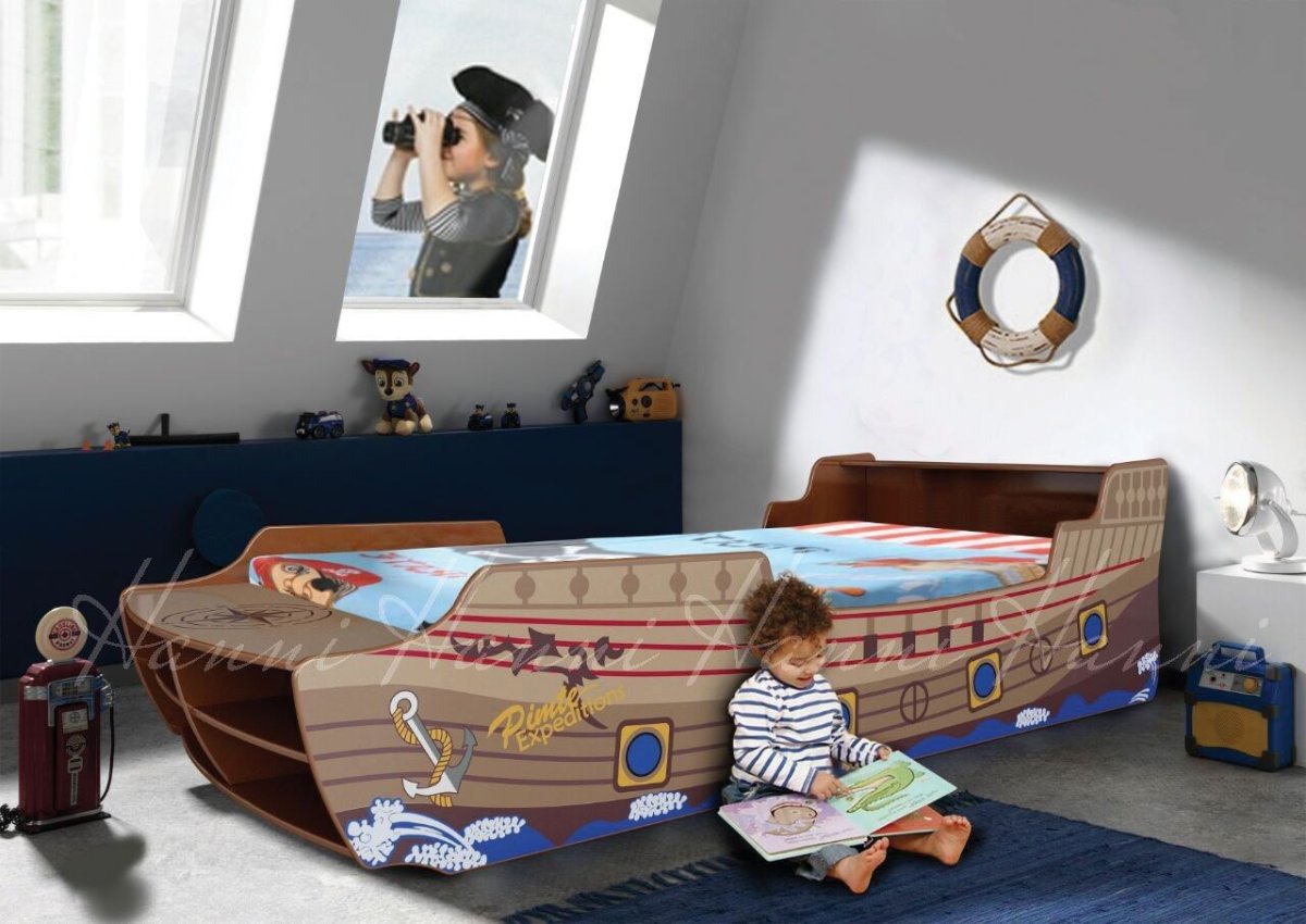 Большой корабль для детей, чтобы спать.