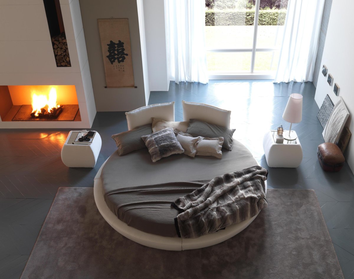 Кровать на полу