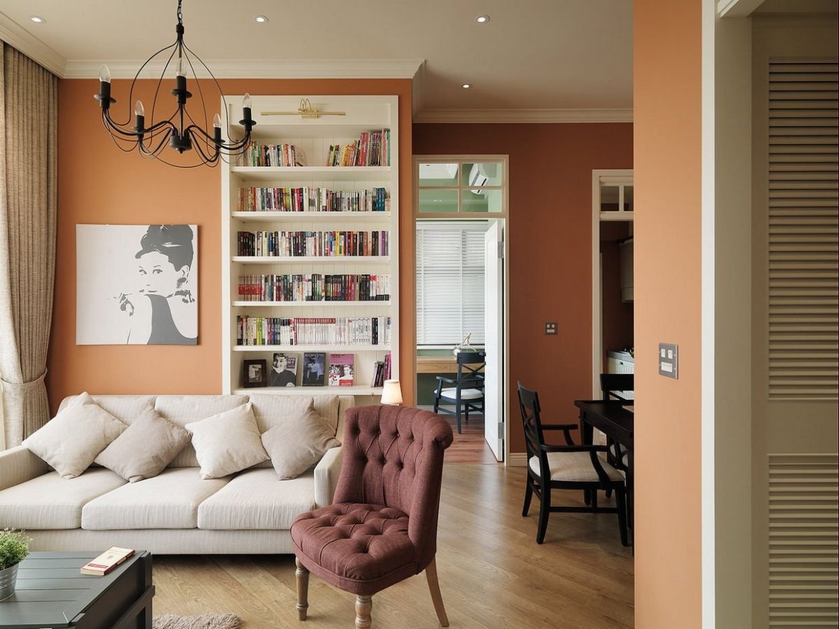 Терракотовые стены в гостиной