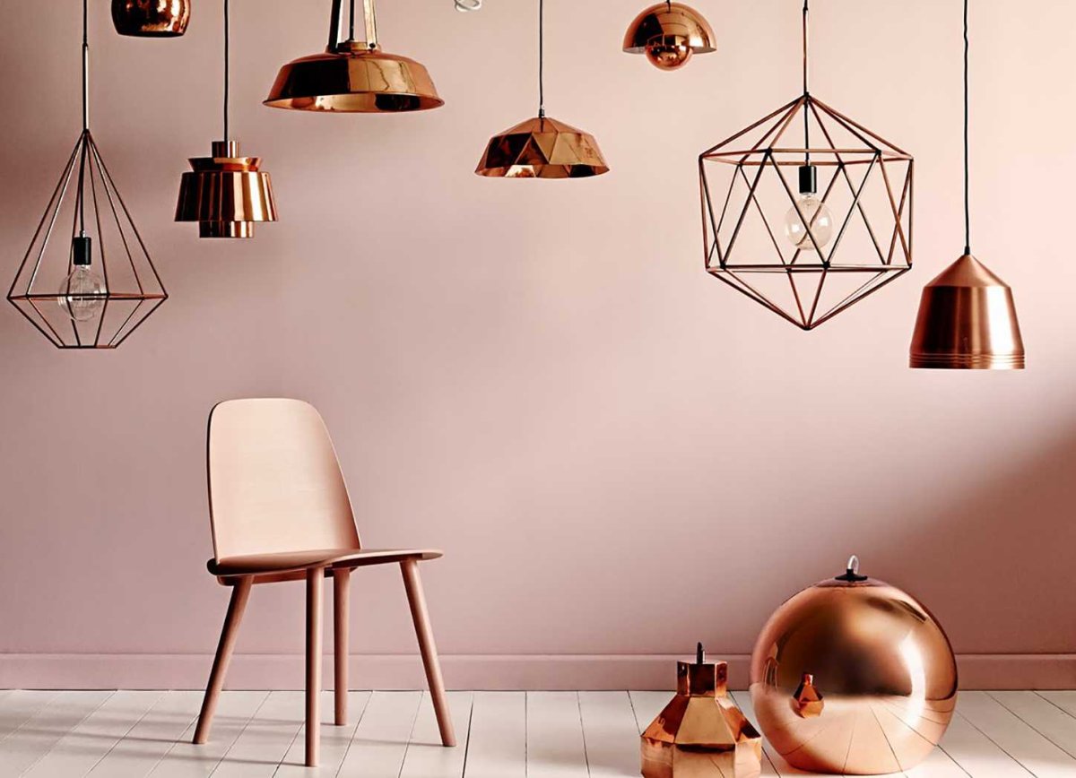 Медные светильники и цвет стен
