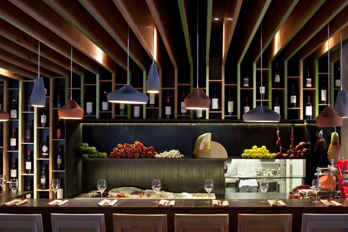 Современный итальянский интерьер ресторана