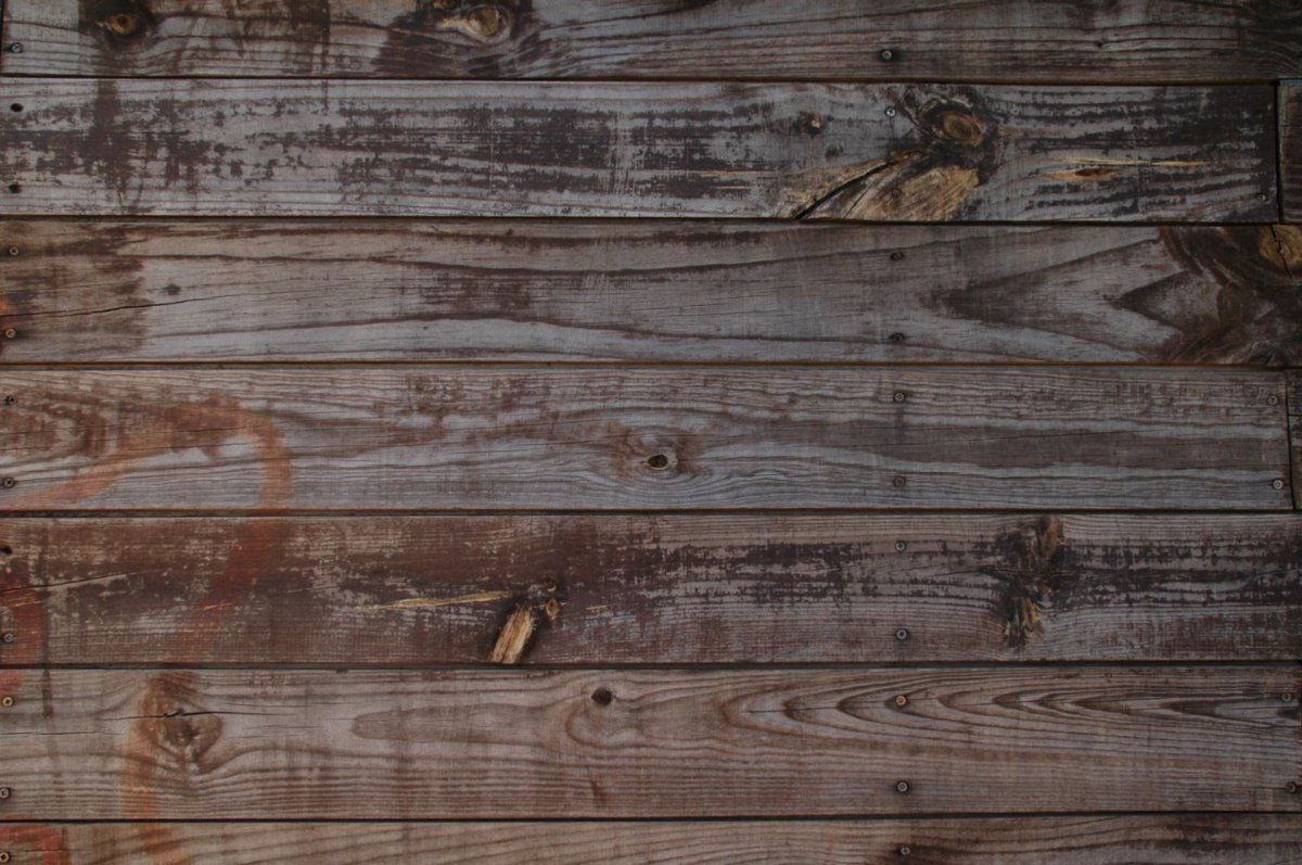 Деревянная стена