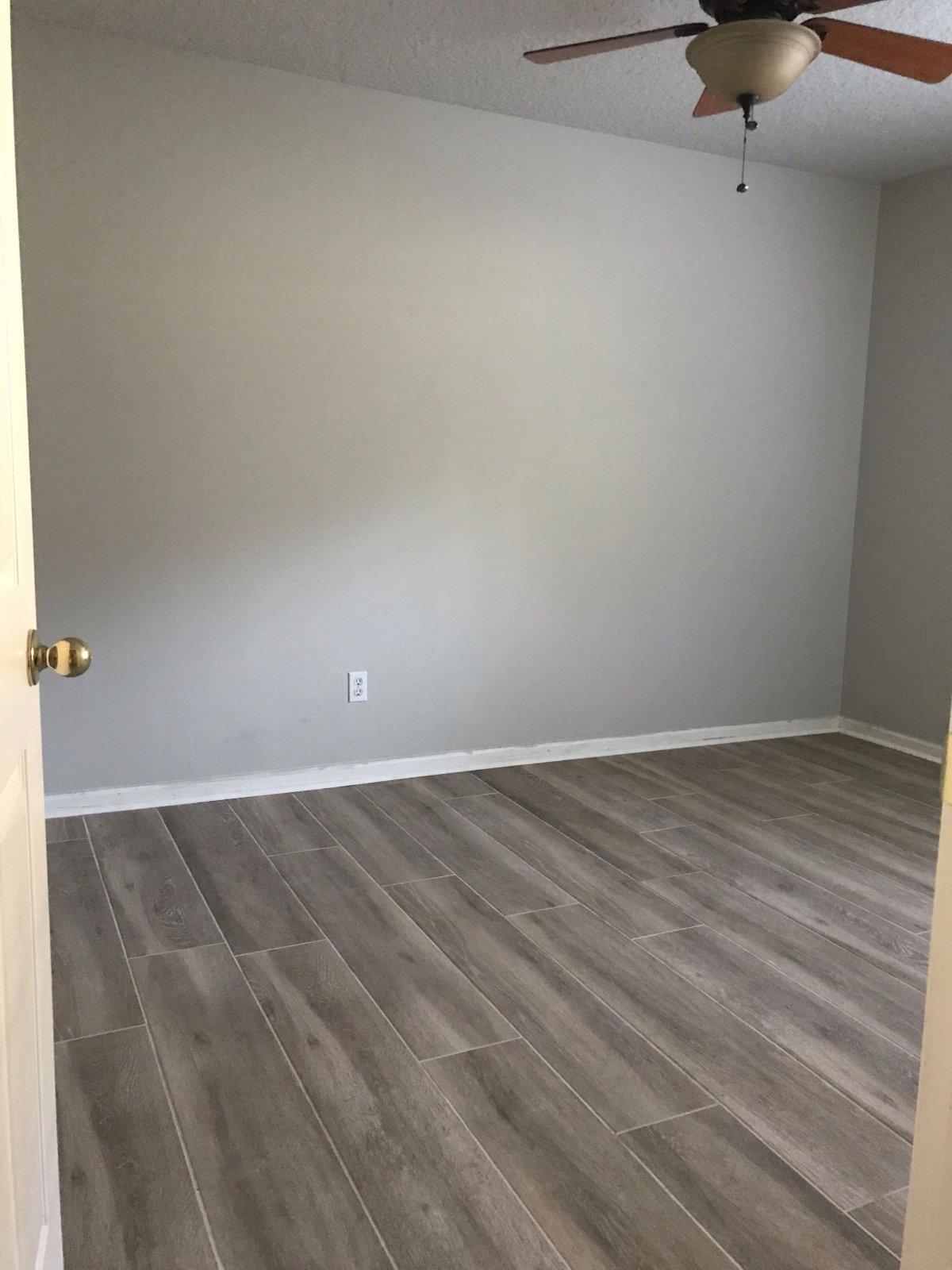 Серая краска для пола